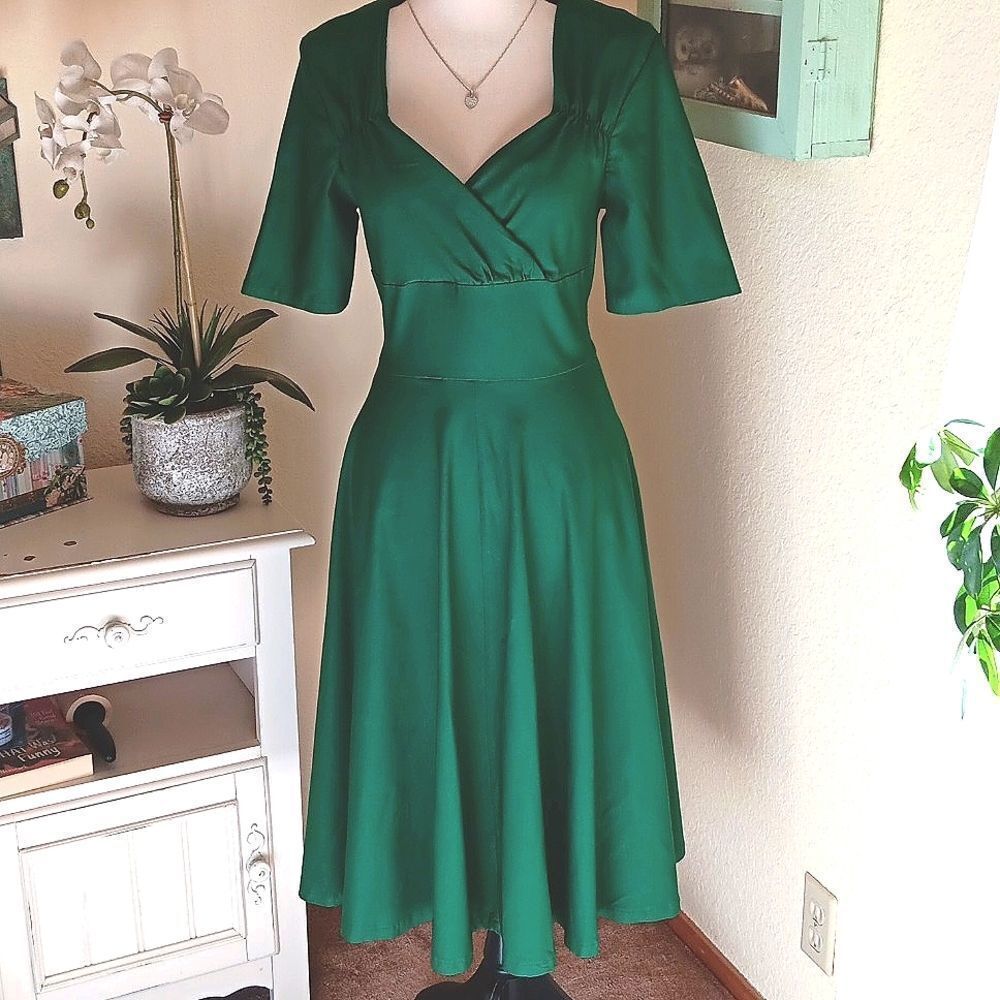 MUXXN Retro Inspired Green Dress. 50's. PinUp. Retro.